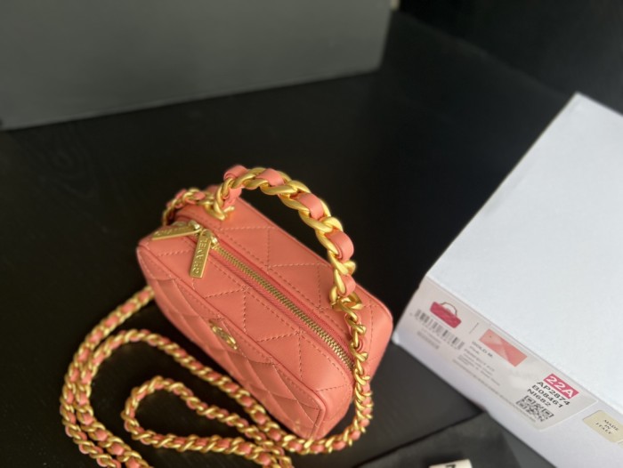  Handbag  Chanel AP2874  size 13.5cmx8.5cmx6 cm 