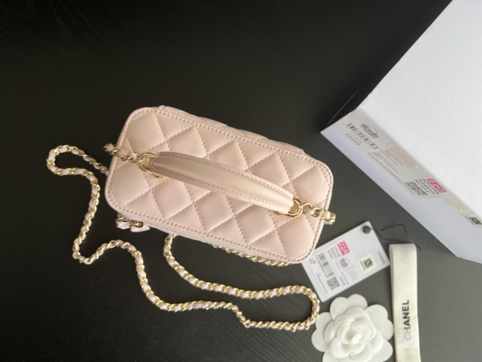  Handbag   Chanel AP2199  size  17cmx9.5cmx8 cm 