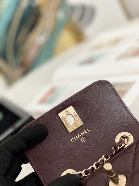  Handbag   Chanel 82768  size 12.5 2.5 9 cm