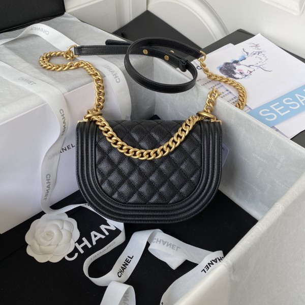 Handbag  Chanel  AS3350  size 18x12.5x6 cm