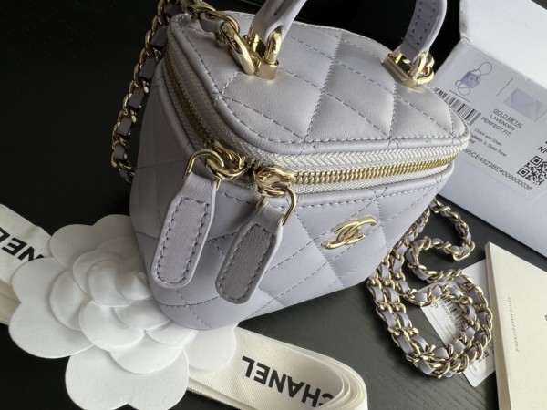  Handbag   Chanel AP2198 size 11cmx8.5cmx7 cm