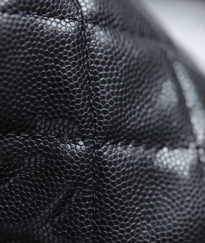  Handbag   Chanel size  𝟷𝟷*𝟿*𝟾.𝟾 𝚌𝚖