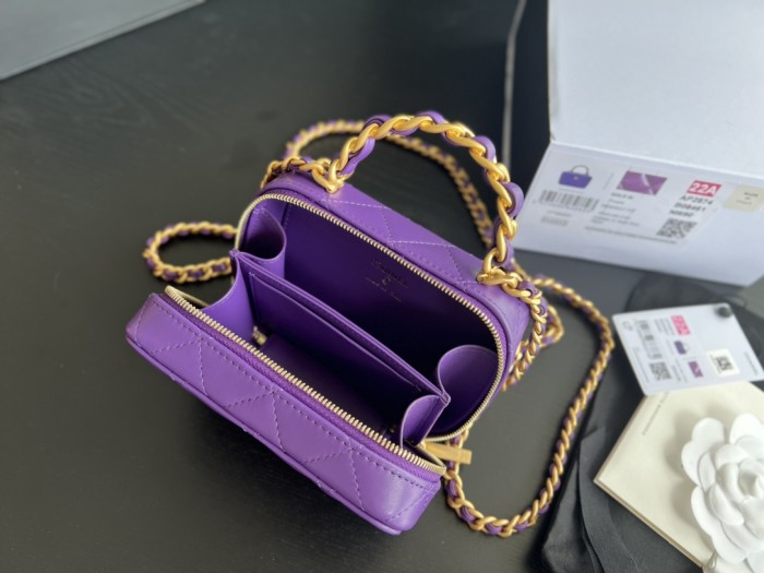  Handbag   Chanel  AP2874  size  13.5cmx8.5cmx6 cm 