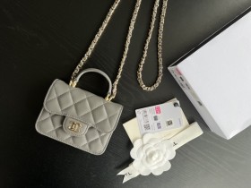  Handbag   Chanel AP2200  size  12.5cmx9.5 cm
