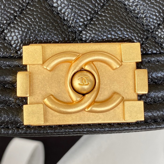 Handbag  Chanel  AS3350  size 18x12.5x6 cm