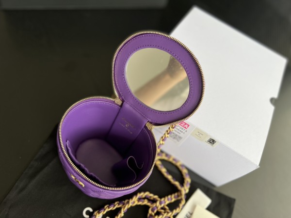  Handbag  Chanel AP2873  size  10.5cmx11.5 cm