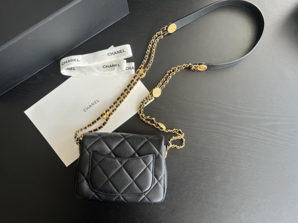  Handbag Chanel   AP3369  size 18 cm 