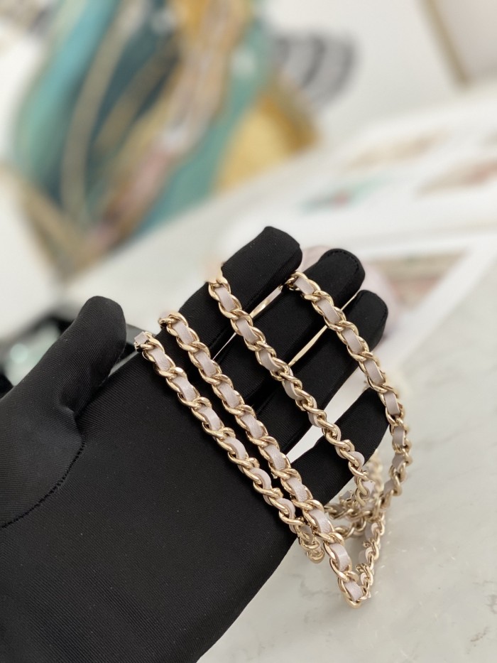  Handbag  Chanel  82768  size  12.5 2.5 9 cm