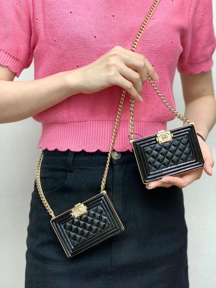  Handbag  Chanel  size  11*7.5*2.4 cm