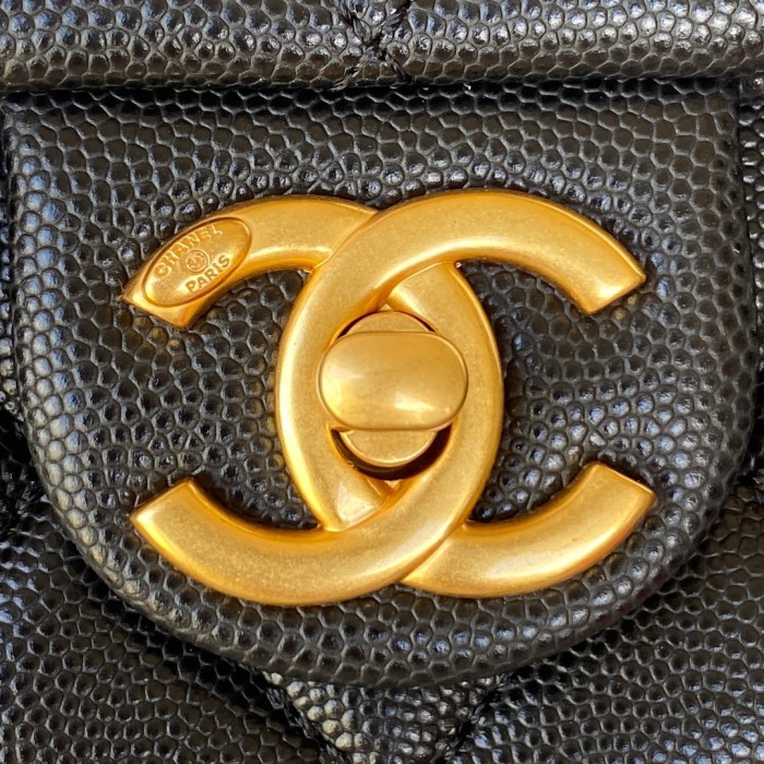  Handbag  Chanel AS3369  size  21X14.5X6 cm