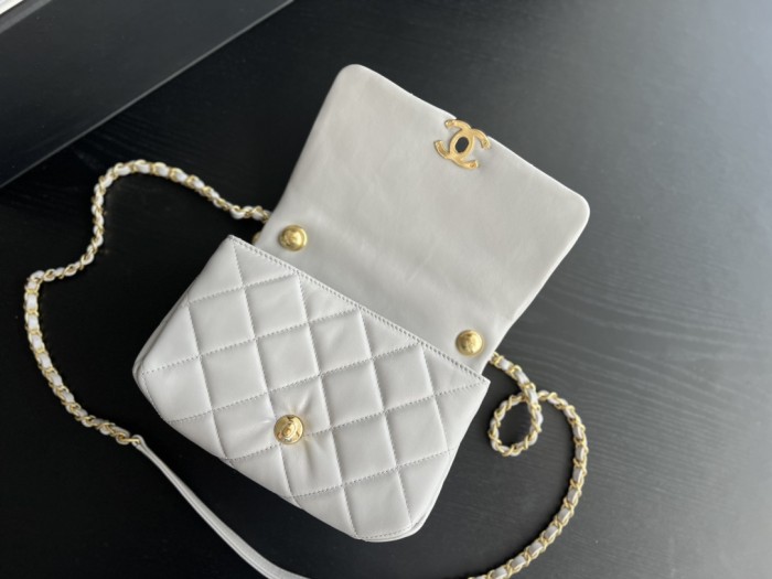 Handbag  Chanel  3366  size 20cmx9cmx13.5 cm