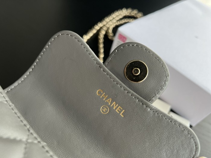  Handbag   Chanel AP2200  size  12.5cmx9.5 cm