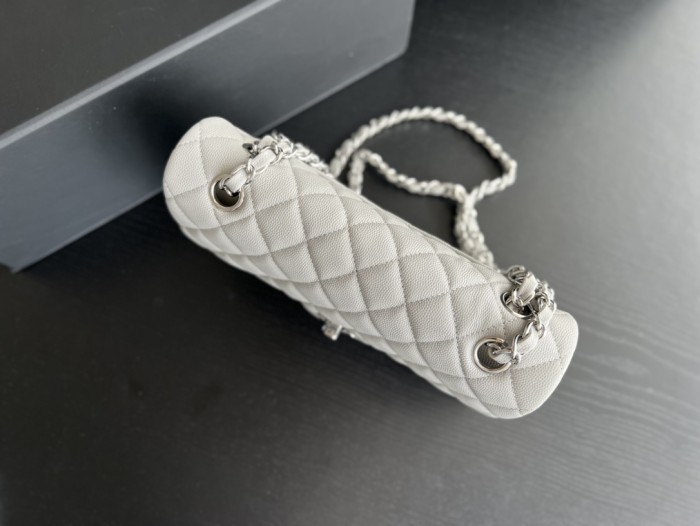 Handbag  Chanel  size 23 cm