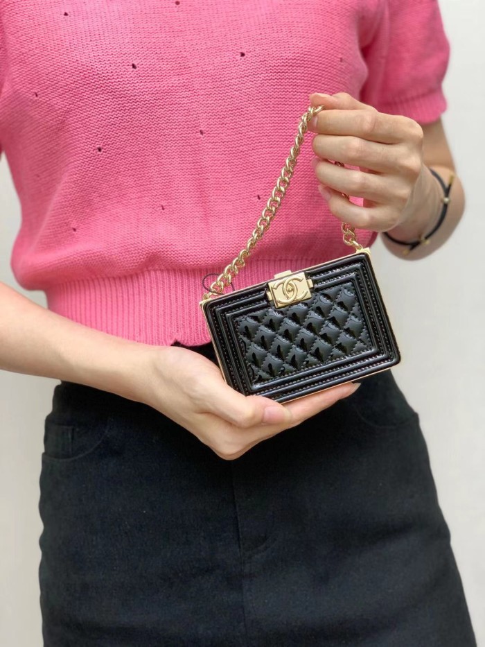  Handbag  Chanel  size  11*7.5*2.4 cm