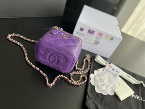  Handbag  Chanel AP2198 size  11cmx8.5cmx7 cm