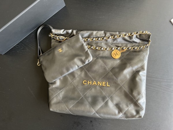 Handbag   Chanel   size   39cmx42cmx8 cm