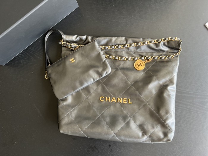 Handbag   Chanel   size   39cmx42cmx8 cm