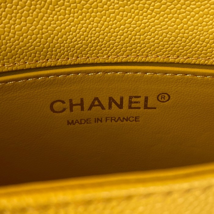  Handbag  Chanel AS3350  size  18x12.5x6 cm