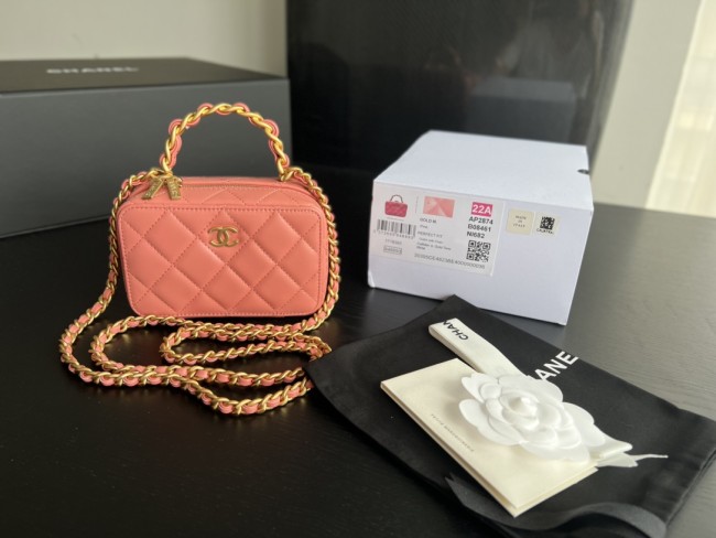  Handbag  Chanel AP2874  size 13.5cmx8.5cmx6 cm 