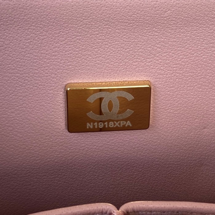  Handbag  Chanel  A01112  size  15.5x25.5x6.5 cm