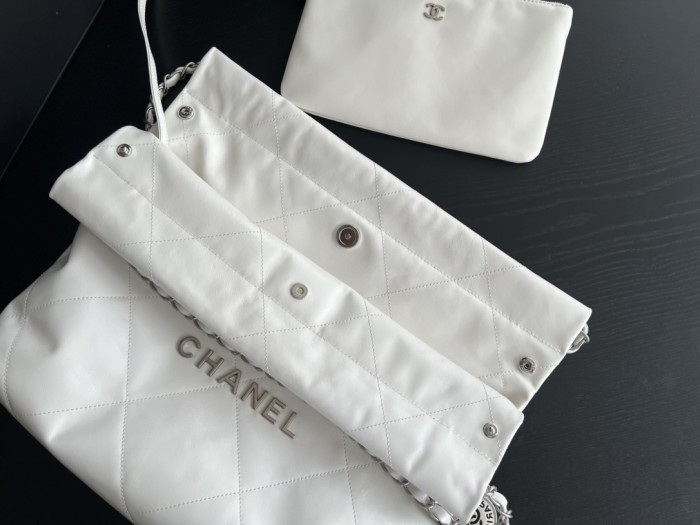  Handbag  Chanel  size  35cmx37cmx7 cm