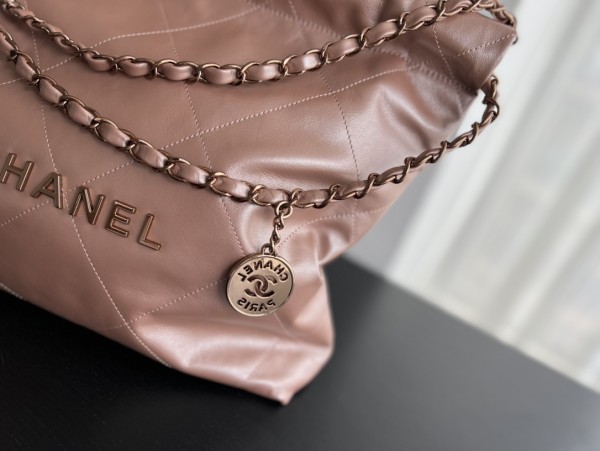  Handbag  Chanel  size  35cmx37cmx7 cm