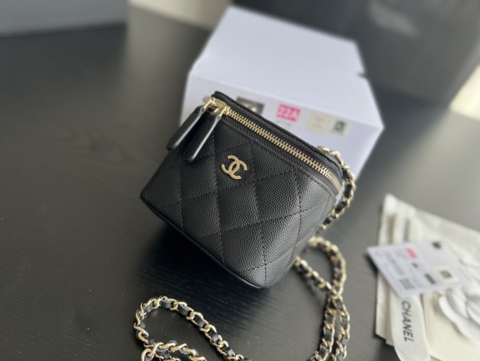  Handbag  Chanel size 8.5cmx11cmx7 cm