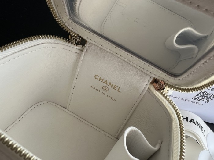  Handbag   Chanel  AP2198  size  11cmx8.5cmx7 cm