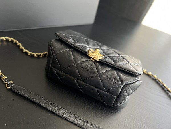 Handbag  Chanel  3366 size  20cmx9cmx13.5 cm 