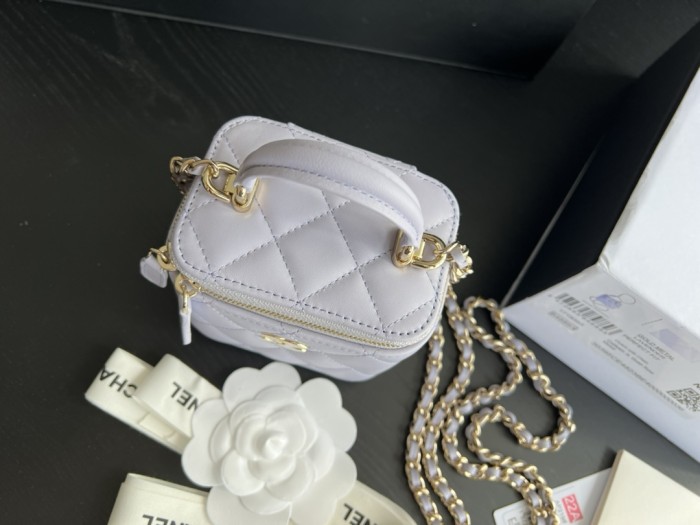  Handbag   Chanel AP2198 size 11cmx8.5cmx7 cm