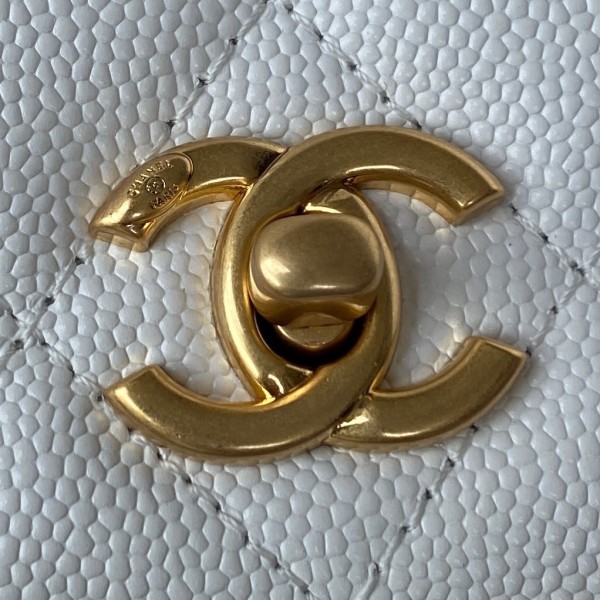 Handbag  Chanel  AP2840  size  12.3x19.2x3.5 cm