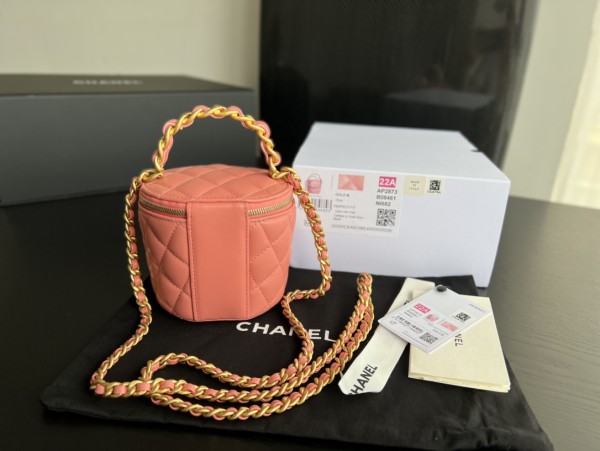  Handbag  Chanel  AP2873  size  10.5cmx11.5 cm