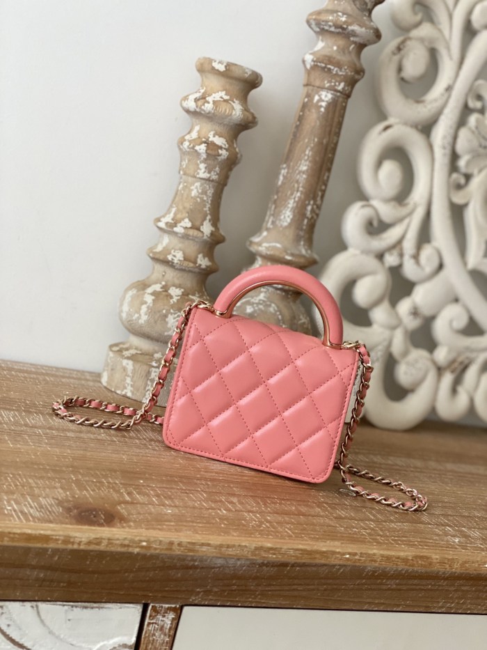  Handbag  Chanel   81209  size 12.5 cm  