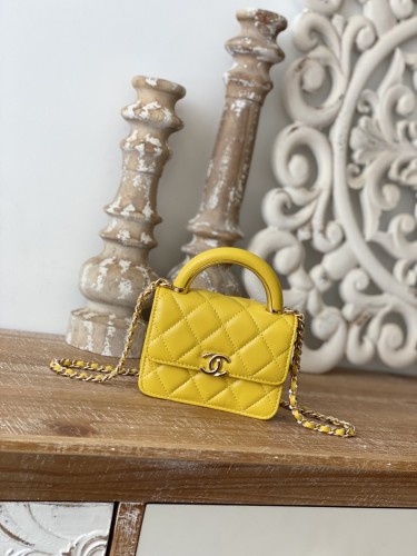  Handbag  Chanel  81209  size  12.5 cm