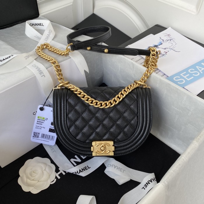 Handbag  Chanel  AS3350  size 18x12.5x6 cm