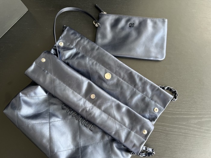  Handbag  Chanel  size 35cmx37cmx7 cm