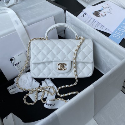  Handbag   Chanel   AS2431  size  20x12x6 cm