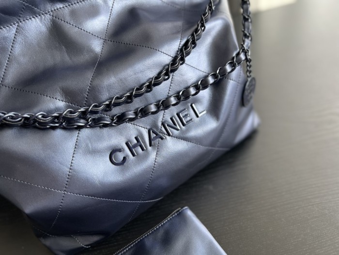 Handbag  Chanel  size 35cmx37cmx7 cm
