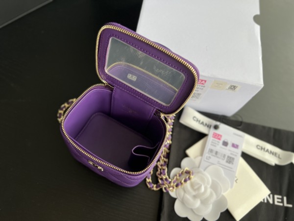  Handbag  Chanel AP2198 size  11cmx8.5cmx7 cm