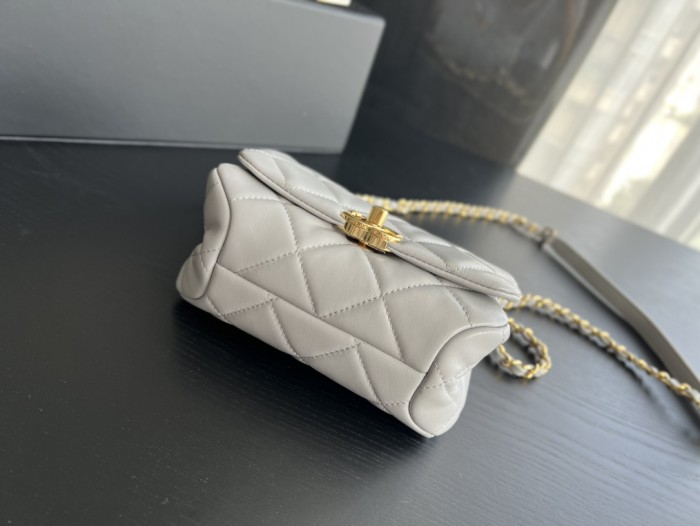 Handbag  Chanel   3366  size  17cmx8.5cmx11.5 cm