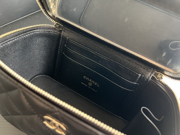  Handbag Chanel  AP2199  size 17cmx9.5cmx8 cm