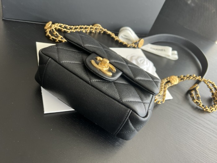  Handbag Chanel   AP3369  size 18 cm 