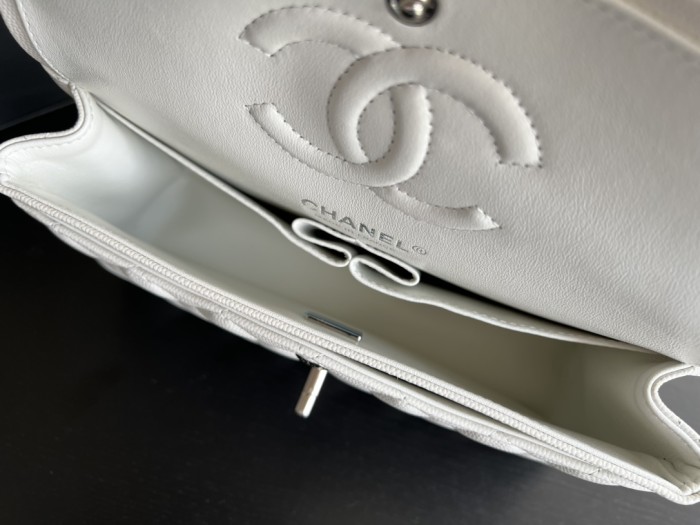Handbag   Chanel  1113 size  23 cm 