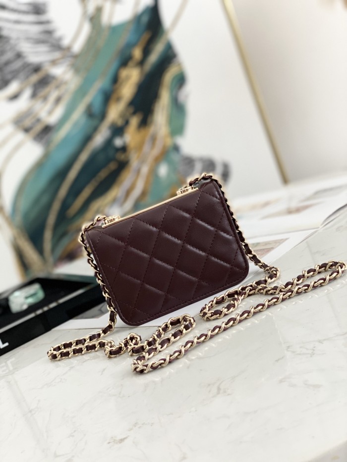  Handbag   Chanel 82768  size 12.5 2.5 9 cm