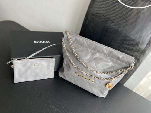  Handbag  Chanel  size  35cmx37cmx7 cm