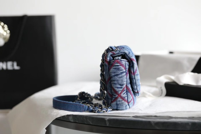  Handbag   Chanel  size  22 cm