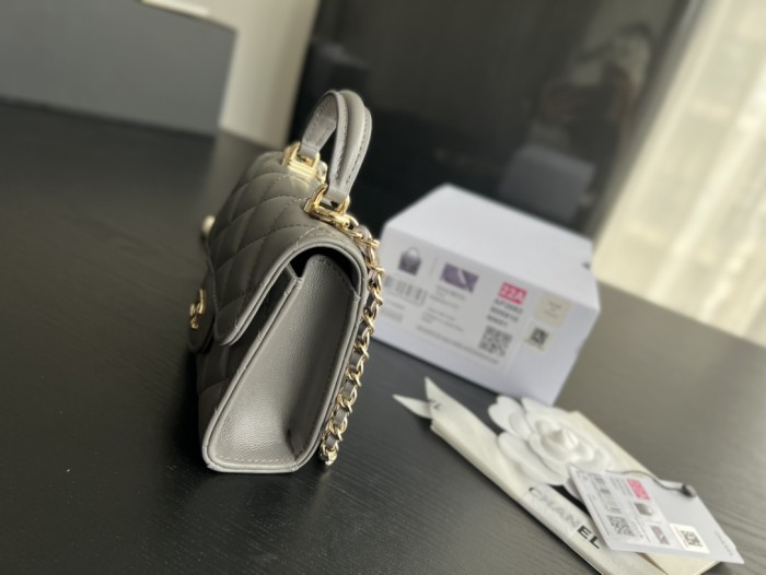  Handbag   Chanel  AP2682   size  11cmx11cmx4 cm  