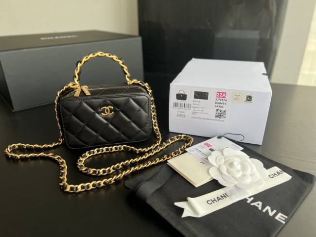  Handbag  Chanel AP2874  size 13.5cmx8.5cmx6 cm