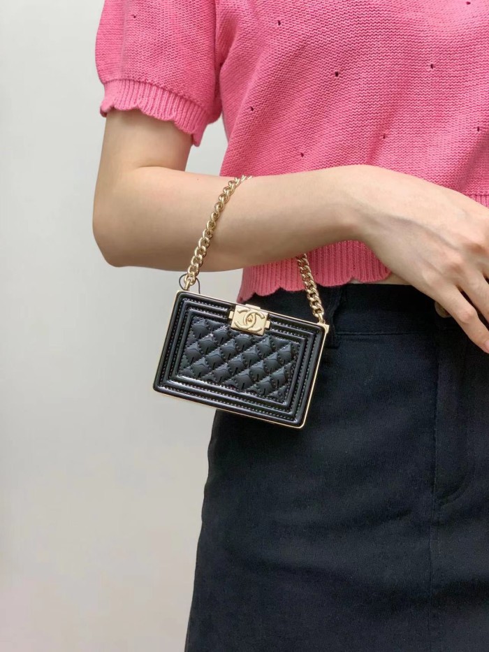  Handbag  Chanel  size  11*7.5*2.4 cm