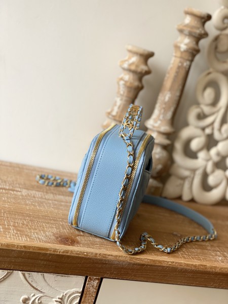  Handbag   Chanel  AP3222  size  19*13.5*7* cm